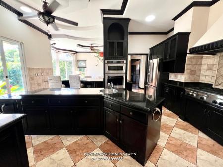 Luxury homes in CR Santa Ana for rent or sale,CR Parque Valle Del Sol luxury homes for rent or sale, Homes in CR Santa Ana Parque Valle Del Sol|rent or sale,